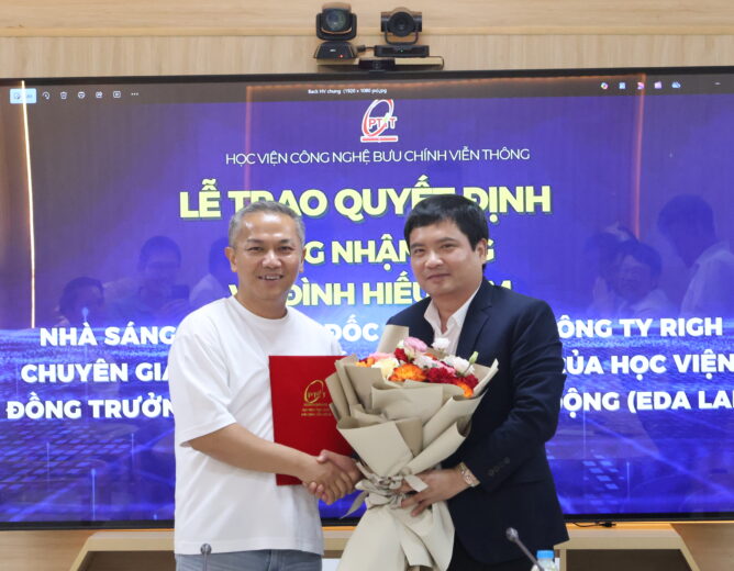 PTIT trao quyết định công nhận Chuyên gia cao cấp, cố vấn đặc biệt, đồng trưởng Lab Thiết kế điện tử tự động (EDA Lab) với ông Võ Đình Hiếu Liêm
