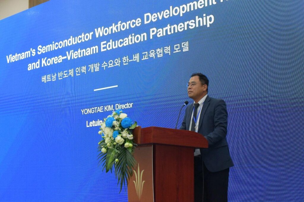 Mr. Yong Tae Kim, Director of LetuinEdu Co., Ltd, presented Vietnam's Semiconductor Workforce Development Needs and Korea–Vietnam Education Partnership
