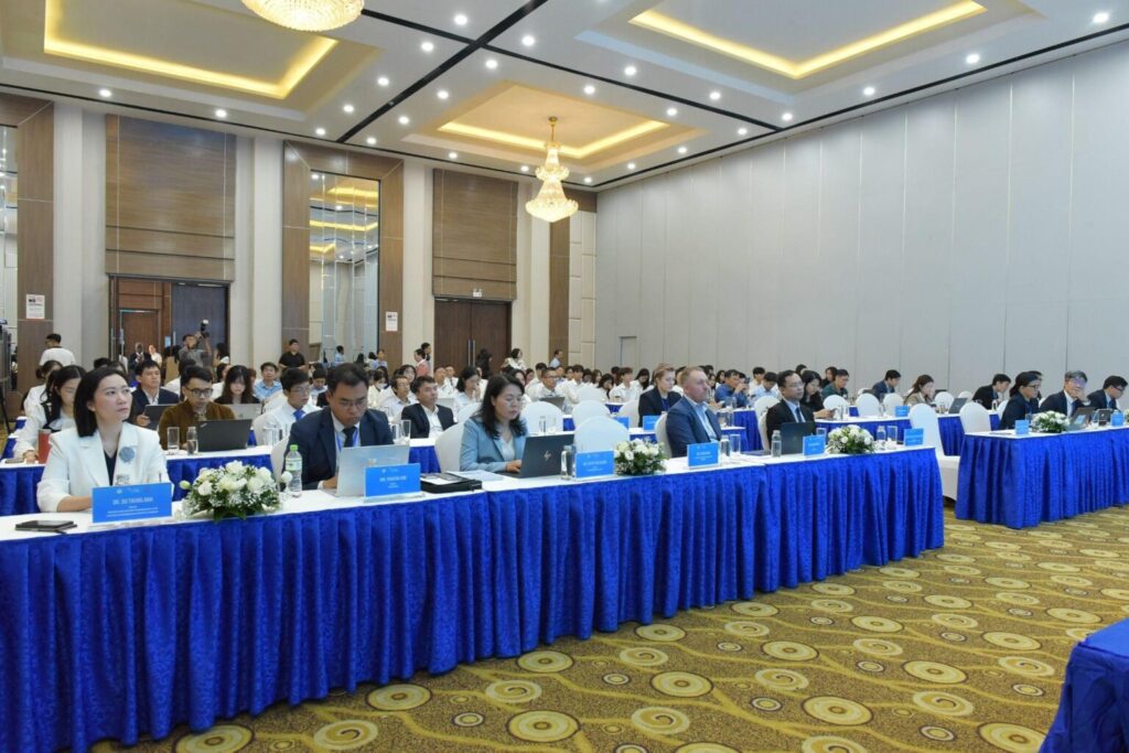 International speakers and technology business representatives attended the forum.