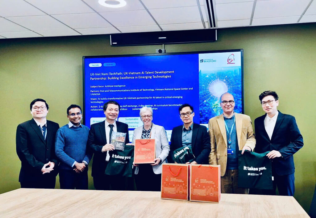 PTIT and Bradford University are strengthening their strategic cooperation within the framework of the UK–Vietnam iTechPath program.