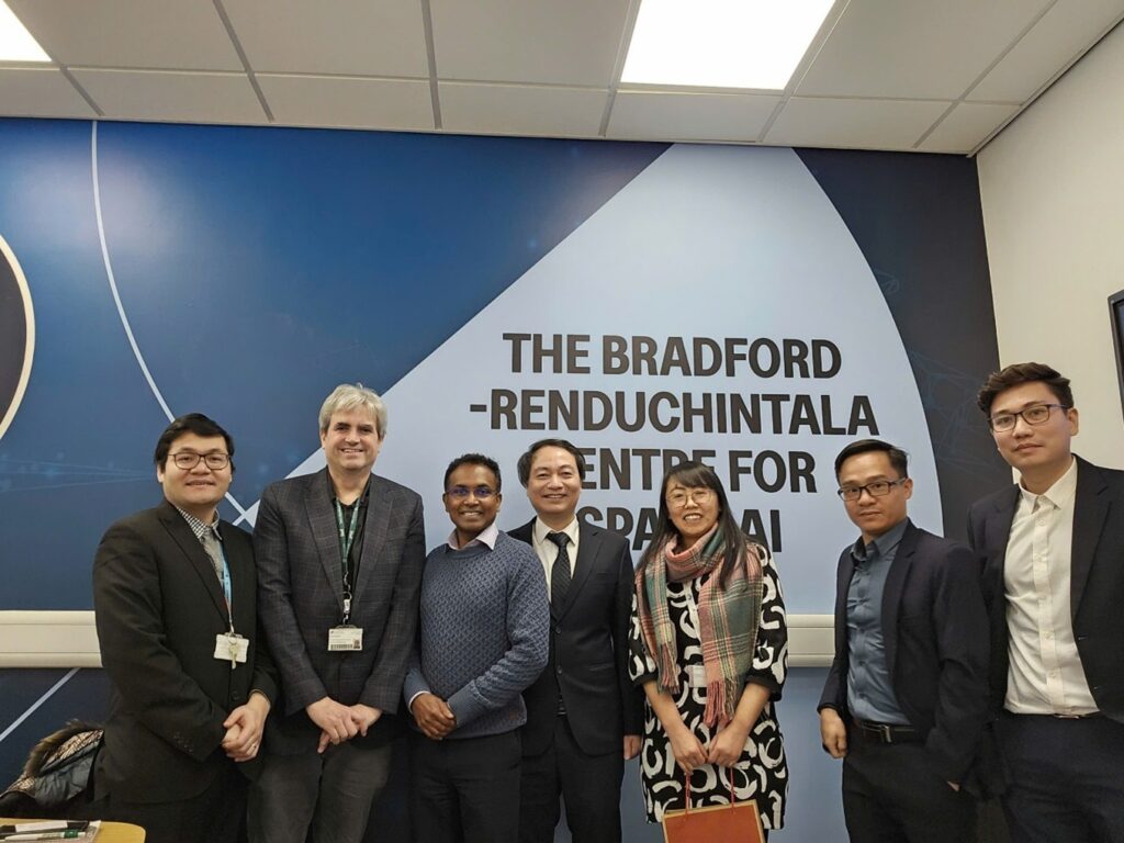 TS. Ben Whiteside, Viện trưởng IDSF