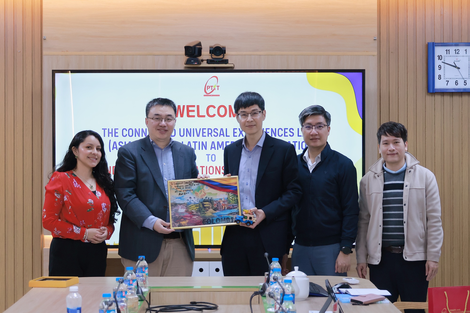 PTIT and Connected Universal Experiences Labs Forge Strategic Partnership in AI and Digital Innovation