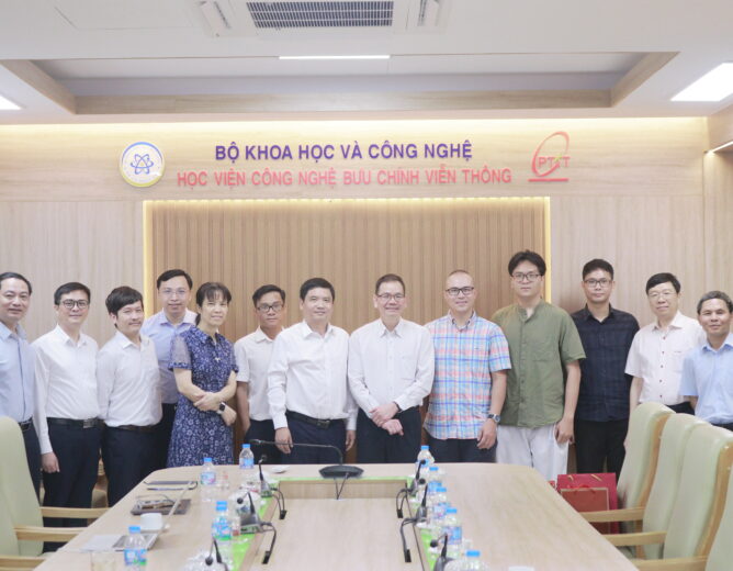 PTIT works with the Vietnamese Professionals and Students Association in the U.S. (VPS), promoting international research and academic collaboration