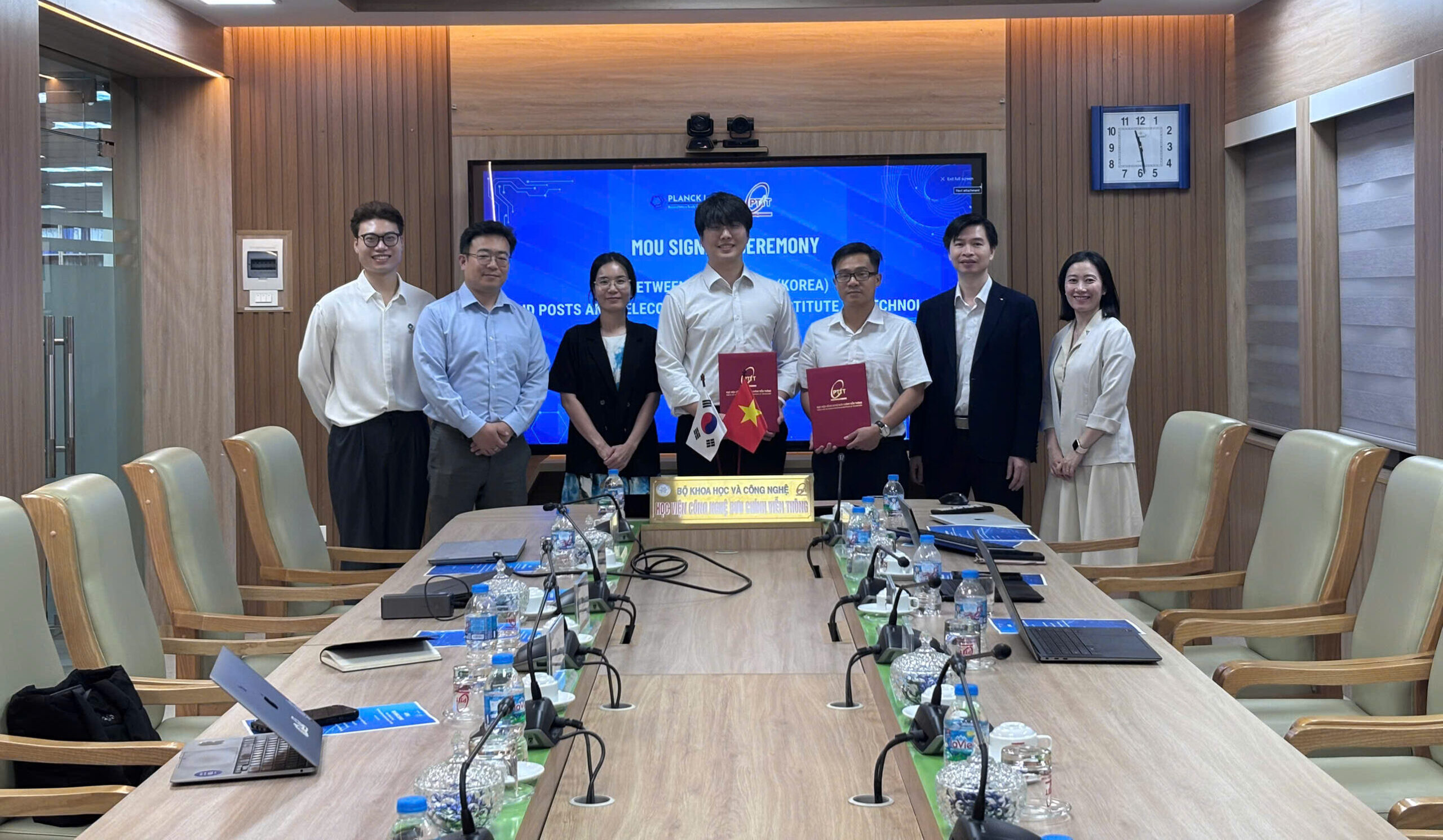 PTIT ký kết Biên bản ghi nhớ hợp tác với Planck Lab (Hàn Quốc), thúc đẩy đào tạo và nghiên cứu công nghệ bán dẫn