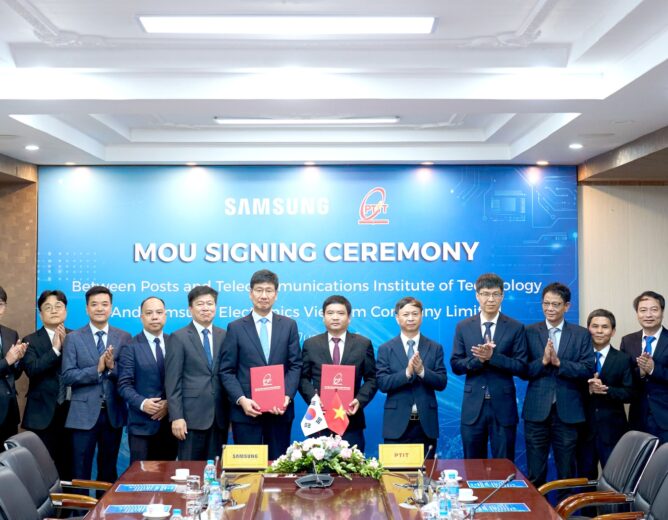 PTIT and Samsung Electronics Vietnam Elevate Cooperation to a New Level