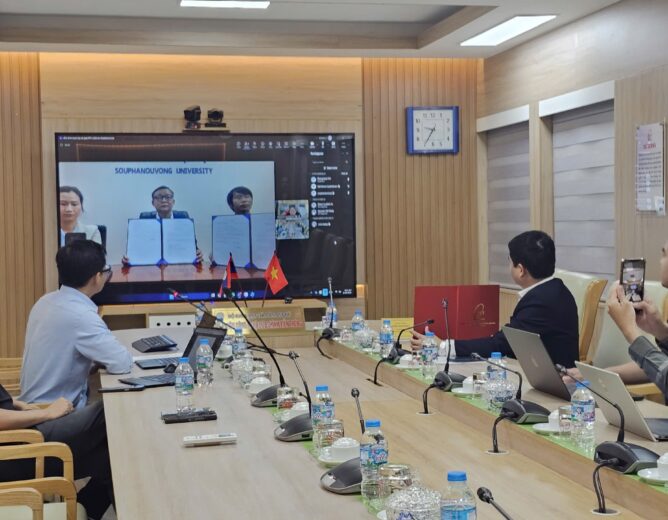 Học viện và Đại học Souphanouvong ký kết hợp tác nghiên cứu, phát triển mô hình Đại học số tại Lào