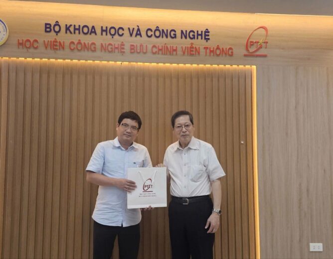 Học viện Công nghệ Bưu chính Viễn thông tiếp và làm việc với Giáo sư Obi Toshio, Đại học Waseda, thúc đẩy hợp tác về đổi mới công nghệ vì xã hội già hóa